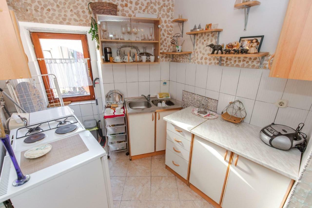באקר Studio-Apartman Dejan מראה חיצוני תמונה